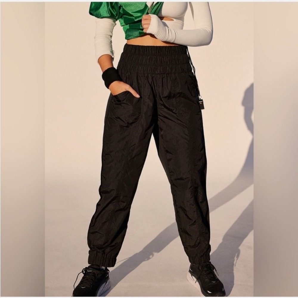 FREE PEOPLE | ✨NEW✨ The Way Home Joggers in Black